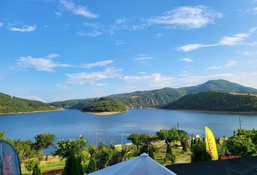 Family Hotel Borovitsa