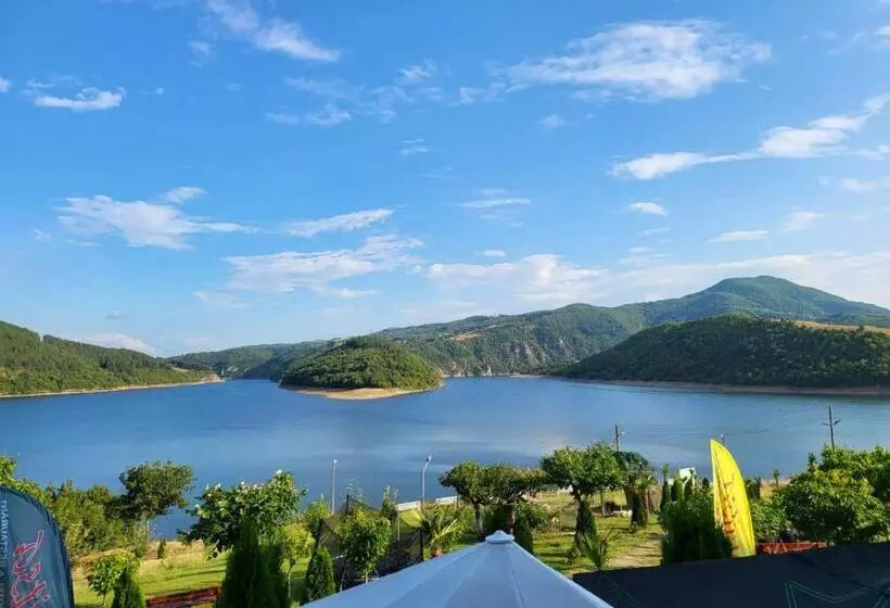 Family Hotel Borovitsa