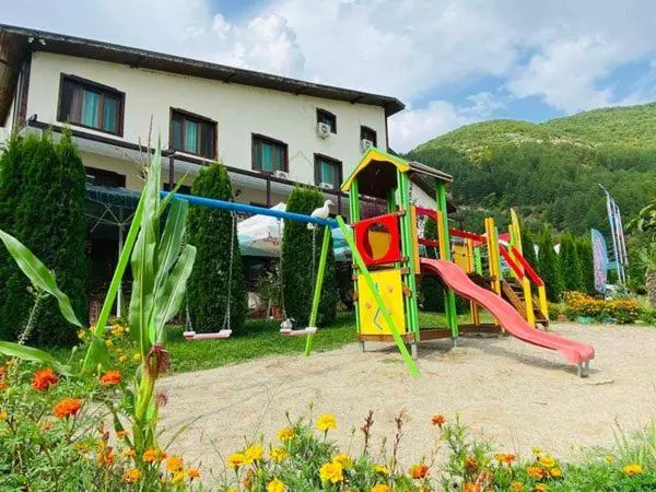 Family Hotel Borovitsa