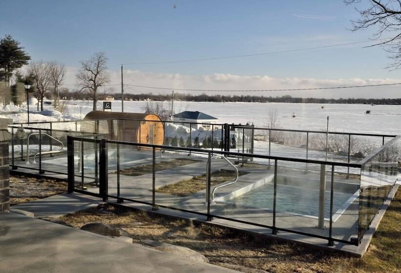 ホテル La Cache Du Lac Champlain