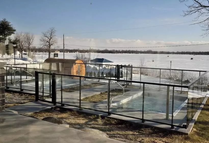 Hotelli La Cache Du Lac Champlain