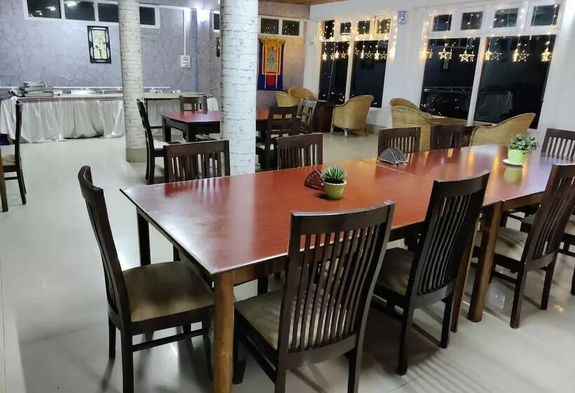 Hotelli Pemaling Lords Inn Dirang