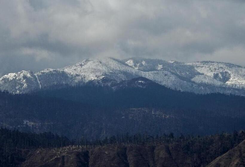 בית מלון כפרי Pemaling Lords Inn Dirang