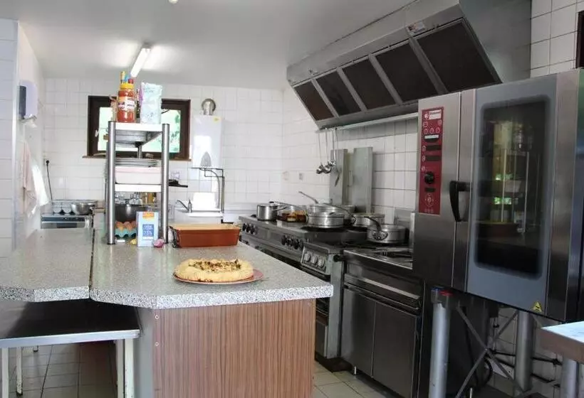 ホテル Restaurant Les Gorges De Chouvigny