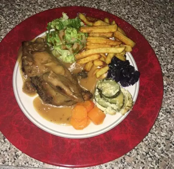 ホテル Restaurant Les Gorges De Chouvigny