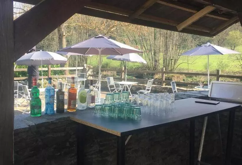 ホテル Restaurant Les Gorges De Chouvigny