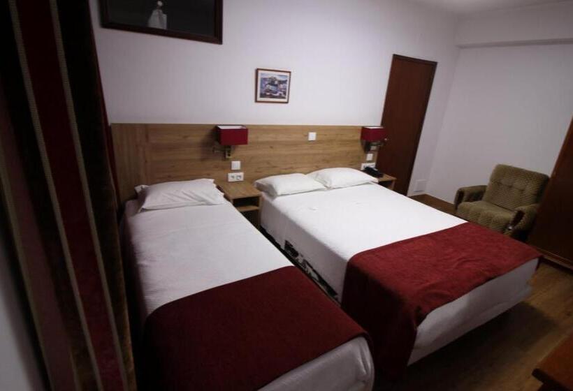 Отель Rota Malhoa