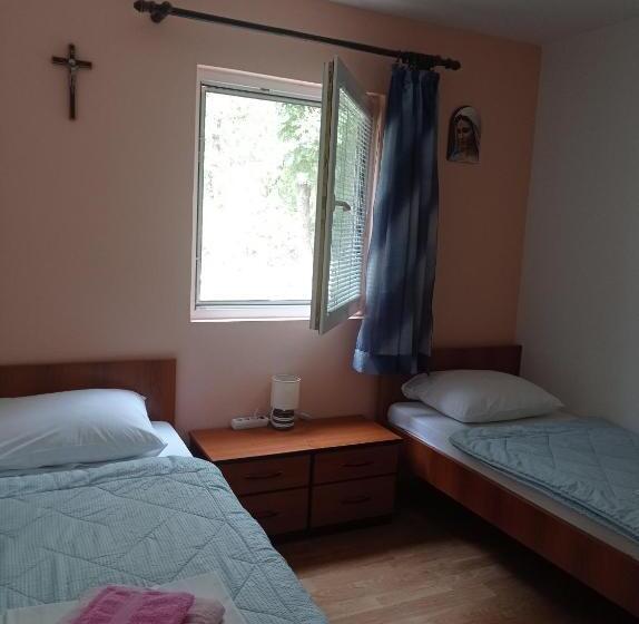 پانسیون Casa Del Pellegrino M&a   Ostojići