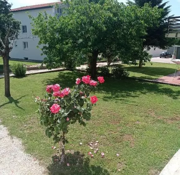 پانسیون Casa Del Pellegrino M&a   Ostojići