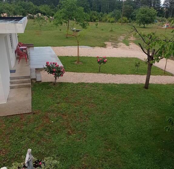 پانسیون Casa Del Pellegrino M&a   Ostojići