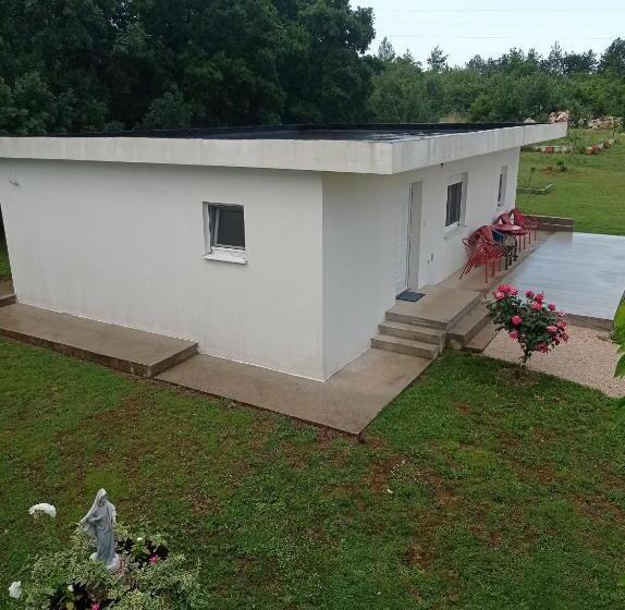 پانسیون Casa Del Pellegrino M&a   Ostojići