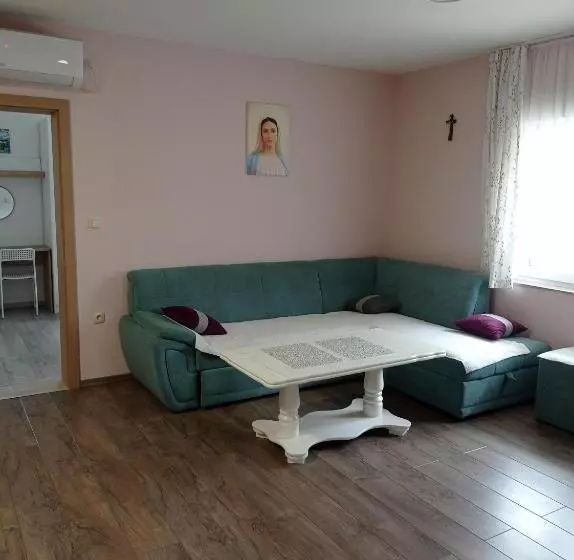 پانسیون Casa Del Pellegrino M&a   Ostojići