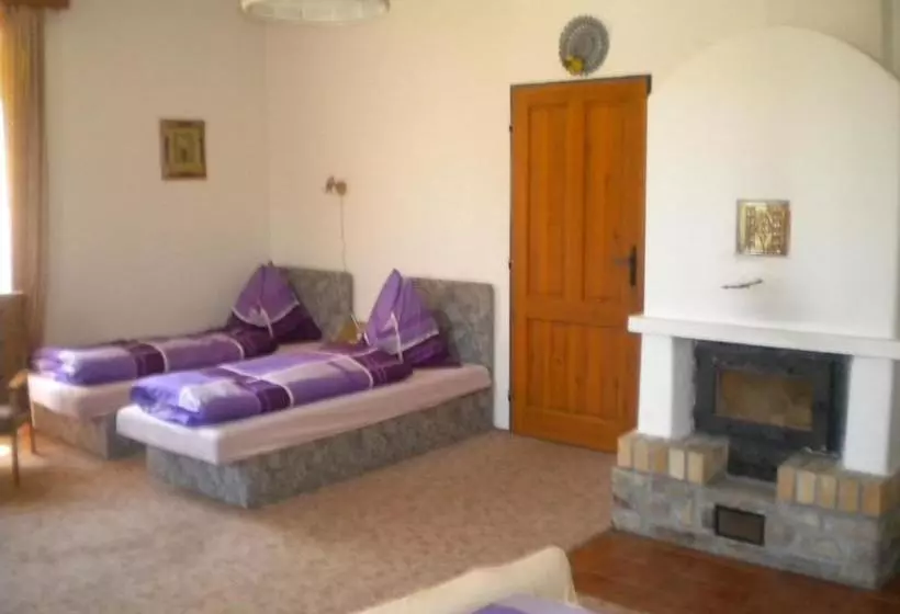 Majatalo Chalupa Tourov