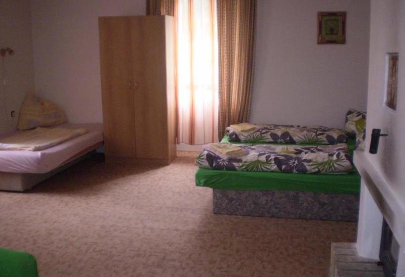 بنسيون Chalupa Tourov