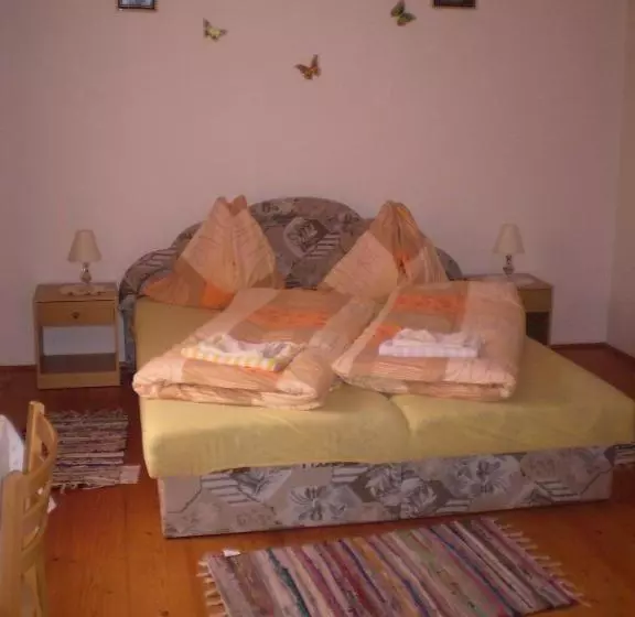 Majatalo Chalupa Tourov