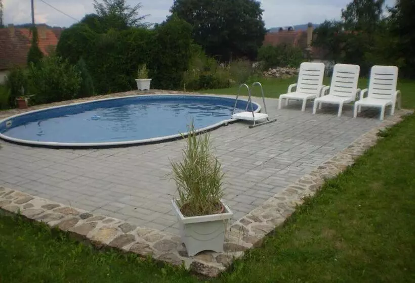 Majatalo Chalupa Tourov