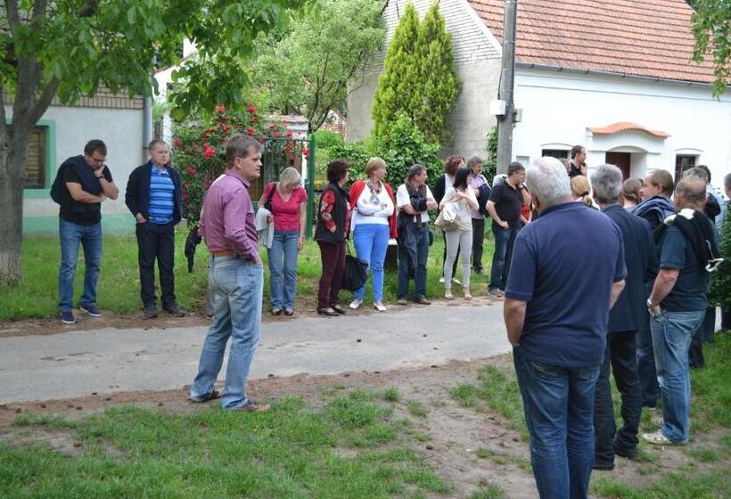 ペンション Penzion U Kostela