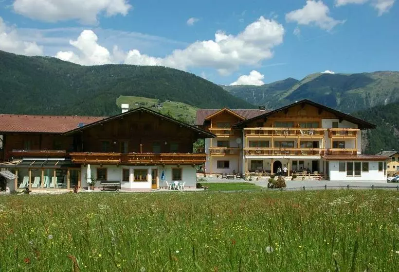 ホテル Alpenhof Wolayersee