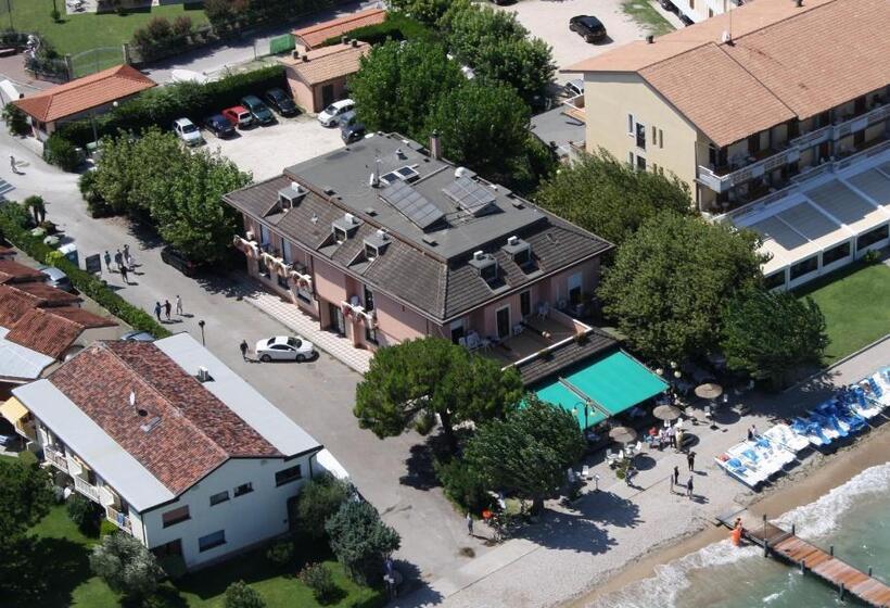 בית מלון כפרי Bellerive Ristorante Albergo