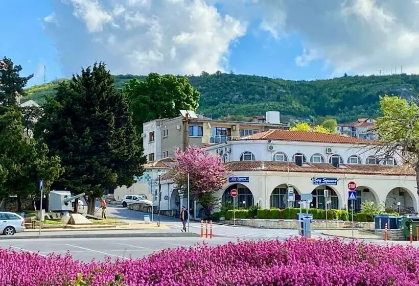 هتل Sea Square