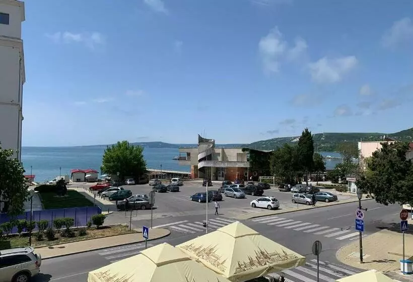 هتل Sea Square