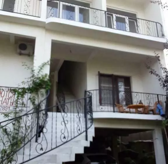 پانسیون Guest House Buche On Agmashenebeli 219