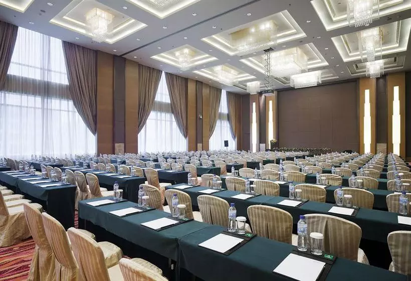 בית מלון כפרי Crowne Plaza Zhongshan Xiaolan