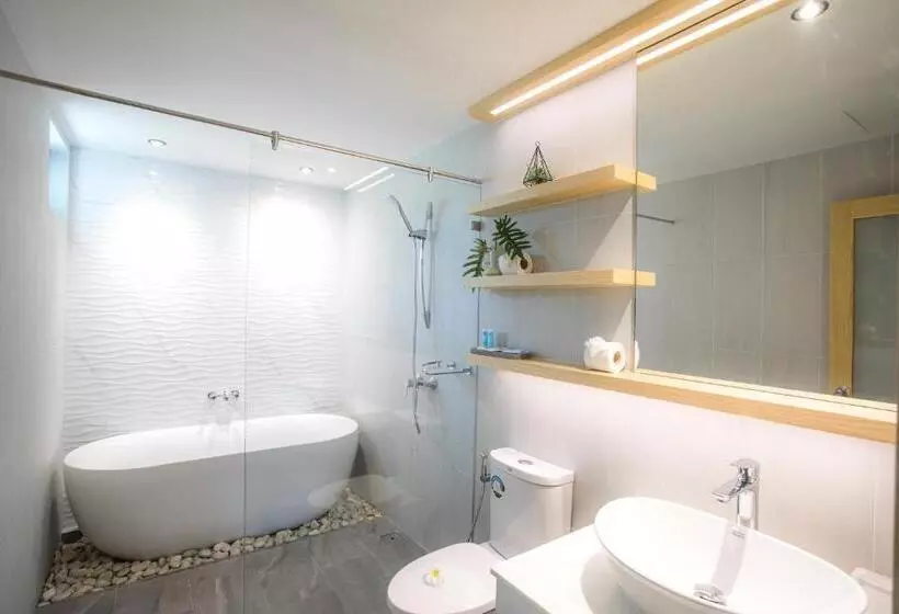 Hotel Blu Pine Villa & Pool Access