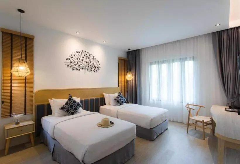 Hotel Blu Pine Villa & Pool Access