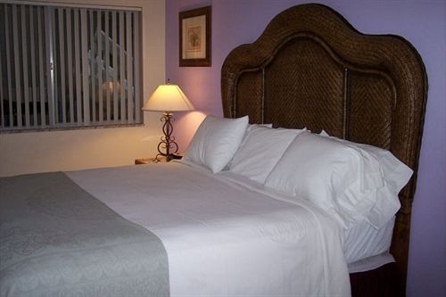 هتل Cheston House Clothing Optional All Male Guesthouse