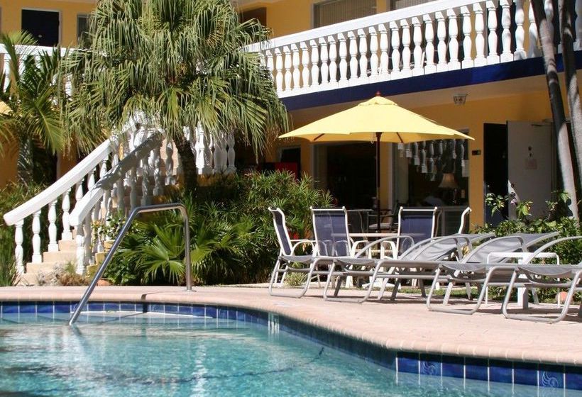 هتل Cheston House Clothing Optional All Male Guesthouse