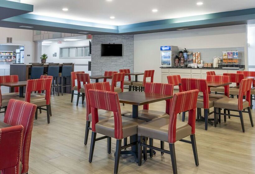 호텔 Comfort Suites