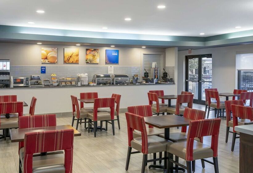 호텔 Comfort Suites