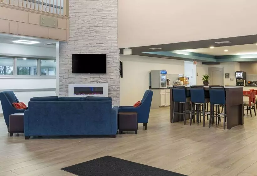 Отель Comfort Suites