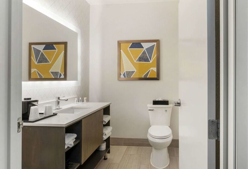 호텔 Comfort Suites