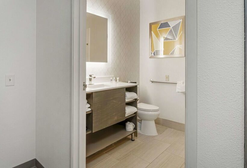 호텔 Comfort Suites