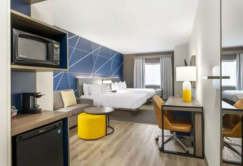 Отель Comfort Suites