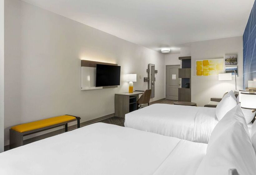 호텔 Comfort Suites