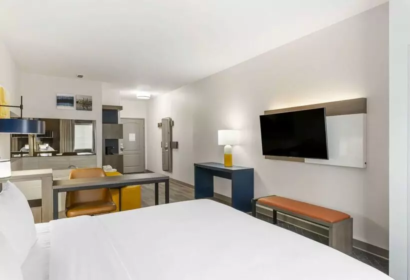 호텔 Comfort Suites