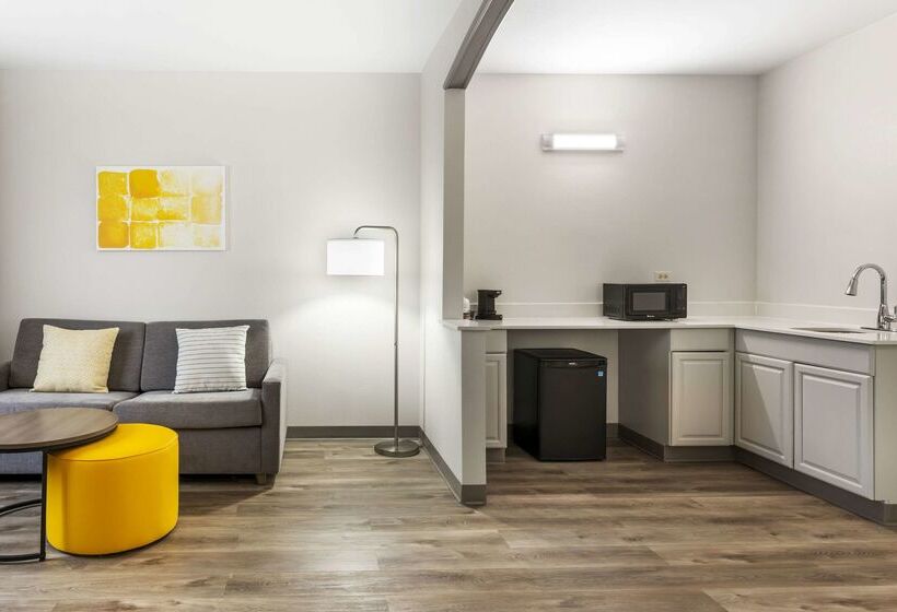 호텔 Comfort Suites