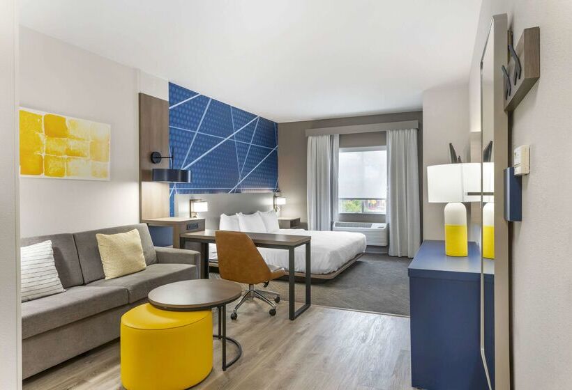 호텔 Comfort Suites