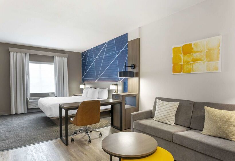 호텔 Comfort Suites