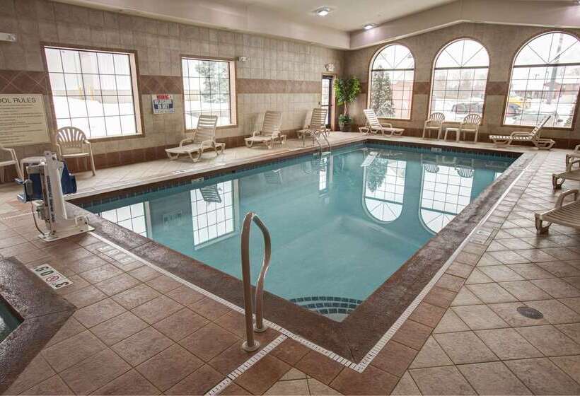 هتل Comfort Suites Grand Rapids South