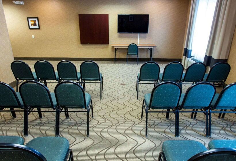 هتل Comfort Suites Grand Rapids South