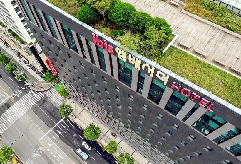 בית מלון כפרי Ibis Ambassador Suwon