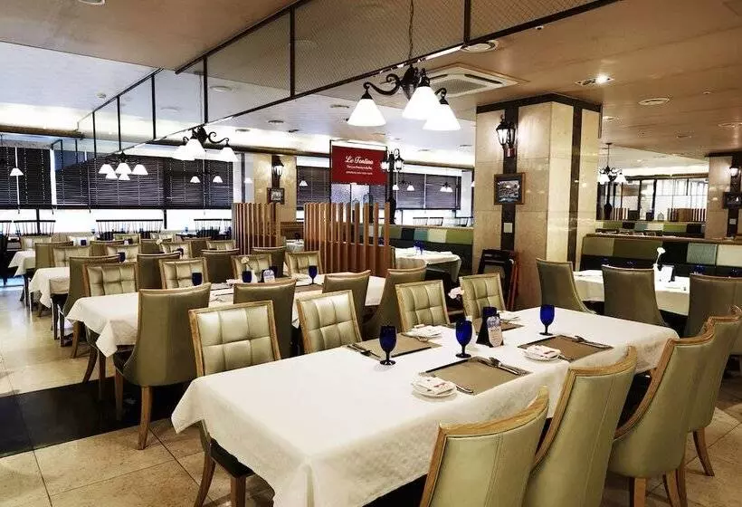 בית מלון כפרי Ibis Ambassador Suwon