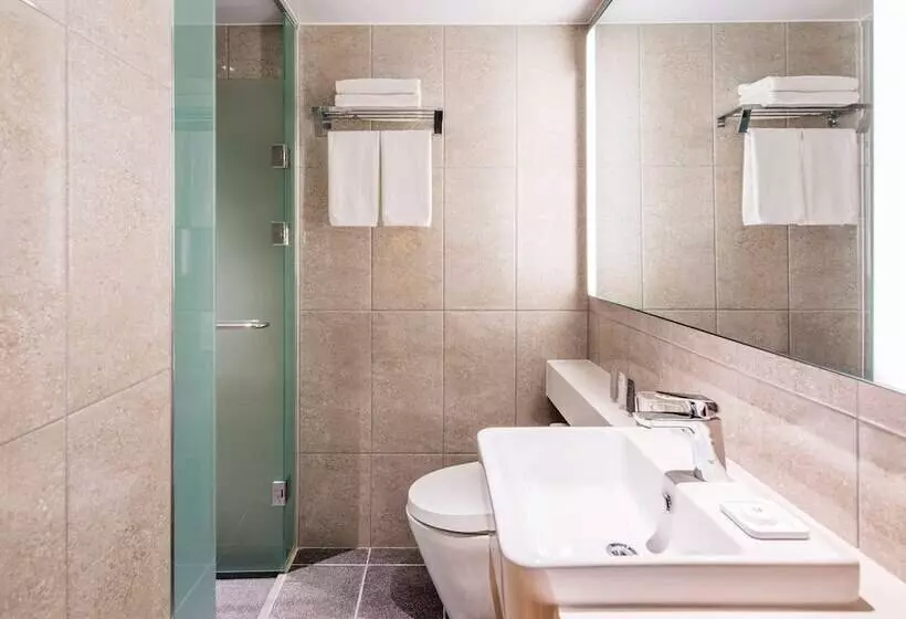 בית מלון כפרי Ibis Ambassador Suwon