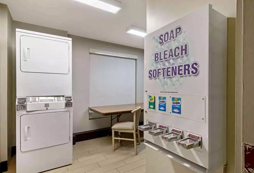 هتل La Quinta By Wyndham New Cumberland   Harrisburg