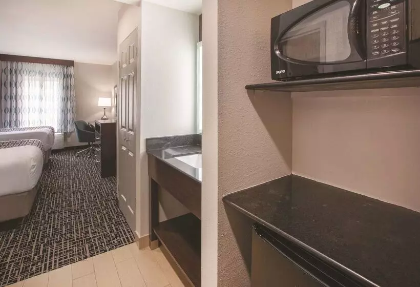 هتل La Quinta By Wyndham New Cumberland   Harrisburg