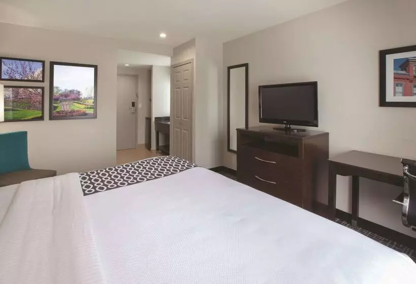 هتل La Quinta By Wyndham New Cumberland   Harrisburg